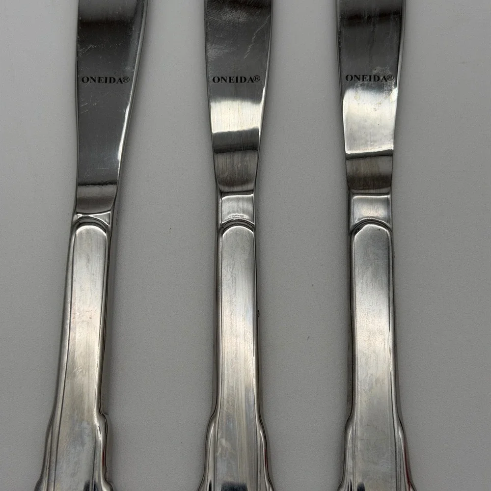 Oneida Stainless Steel Serrated Dinner Knives Set of 3 USA Vintage